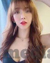 人妻超碰-探索人妻角色的多维面向，爱与生活的交织